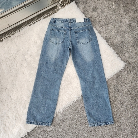 BoohooMan Relaxed Fit Jeans. Light Blue. Size 34. New. N - Picture 4 of 6